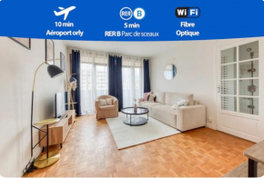 T3 10min from Orly airport and 5min from RER B